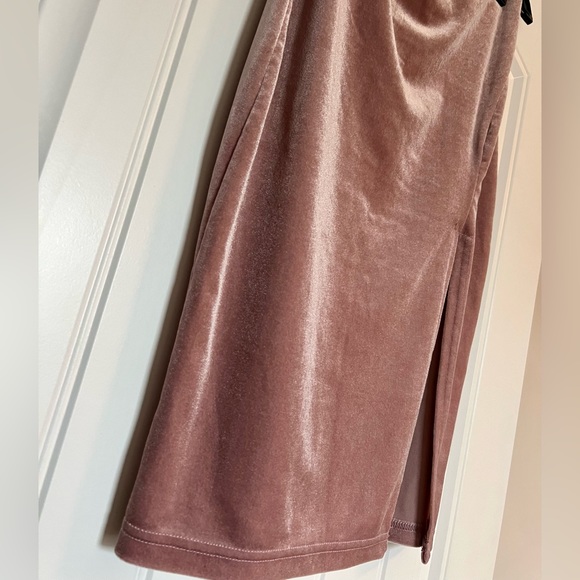 Charlotte Russe Pink Velvet Pencil Skirt with Slit - Picture 5 of 11
